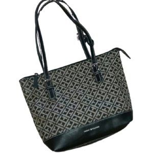 {Tommy Hilfiger} Leather Patterned Shoulder Bag